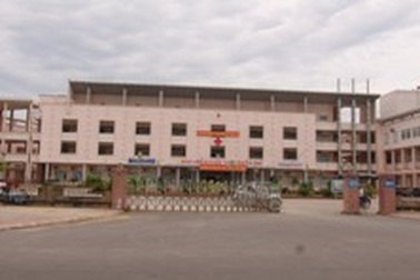 Phẫu thuật thành công ca cắt thận đầu tiên bằng phương pháp nội soi