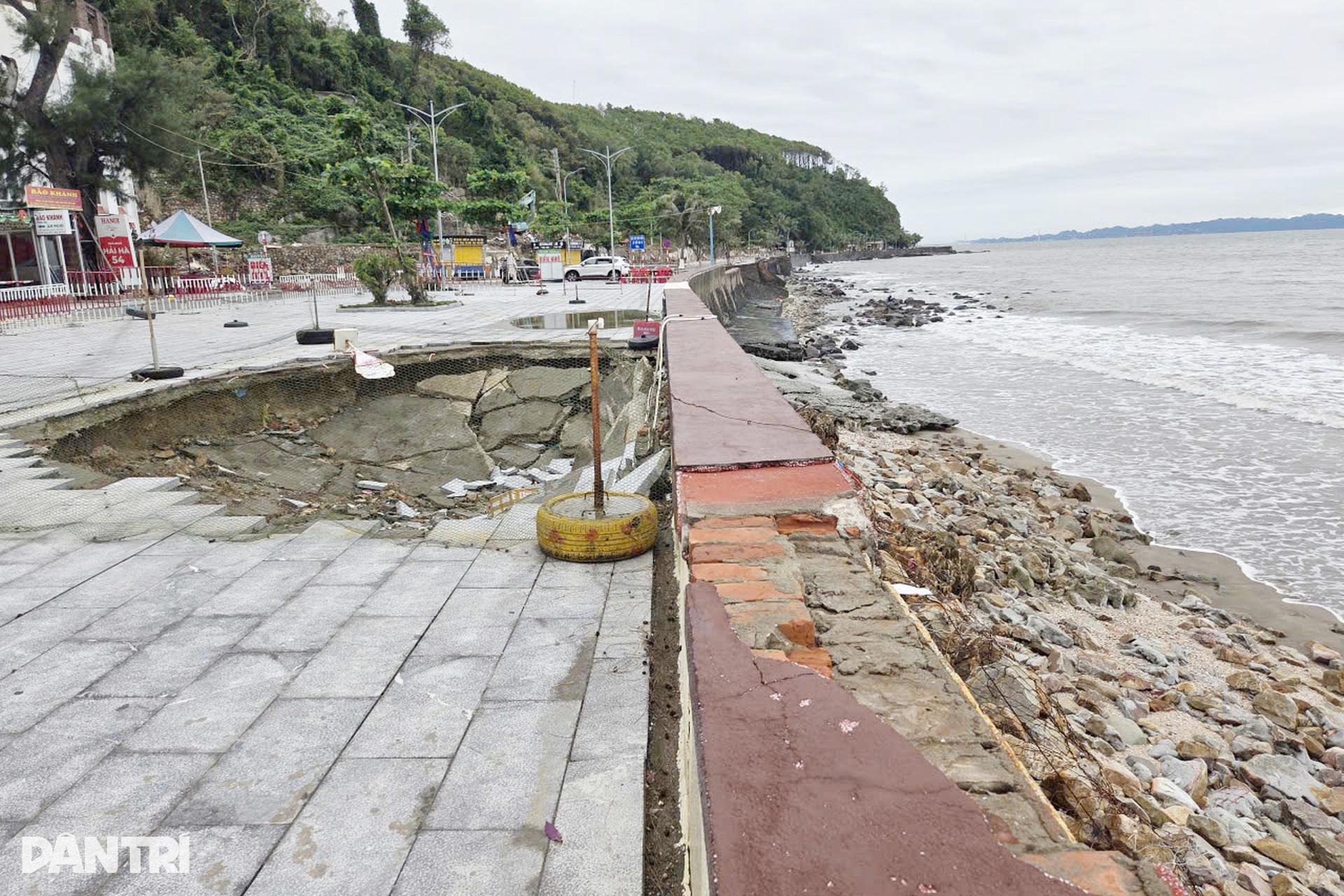 Bờ kè ở Đồ Sơn - Hải Phòng sụt lún sau bão - 5 Bờ kè ở Đồ Sơn - Hải Phòng sụt lún sau bão - 5