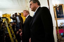 Tình báo Mỹ "phát hoảng" vì lệnh giải mật của ông Trump