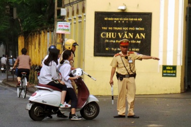 Hà Nội tăng cường xử lý học sinh vi phạm giao thông trước năm học
