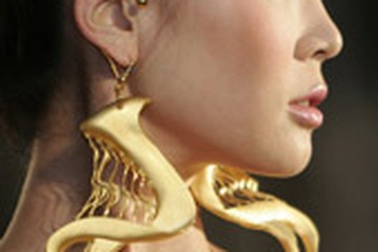 Trung Quốc tiêu thụ trang sức vàng nhiều hơn Mỹ 