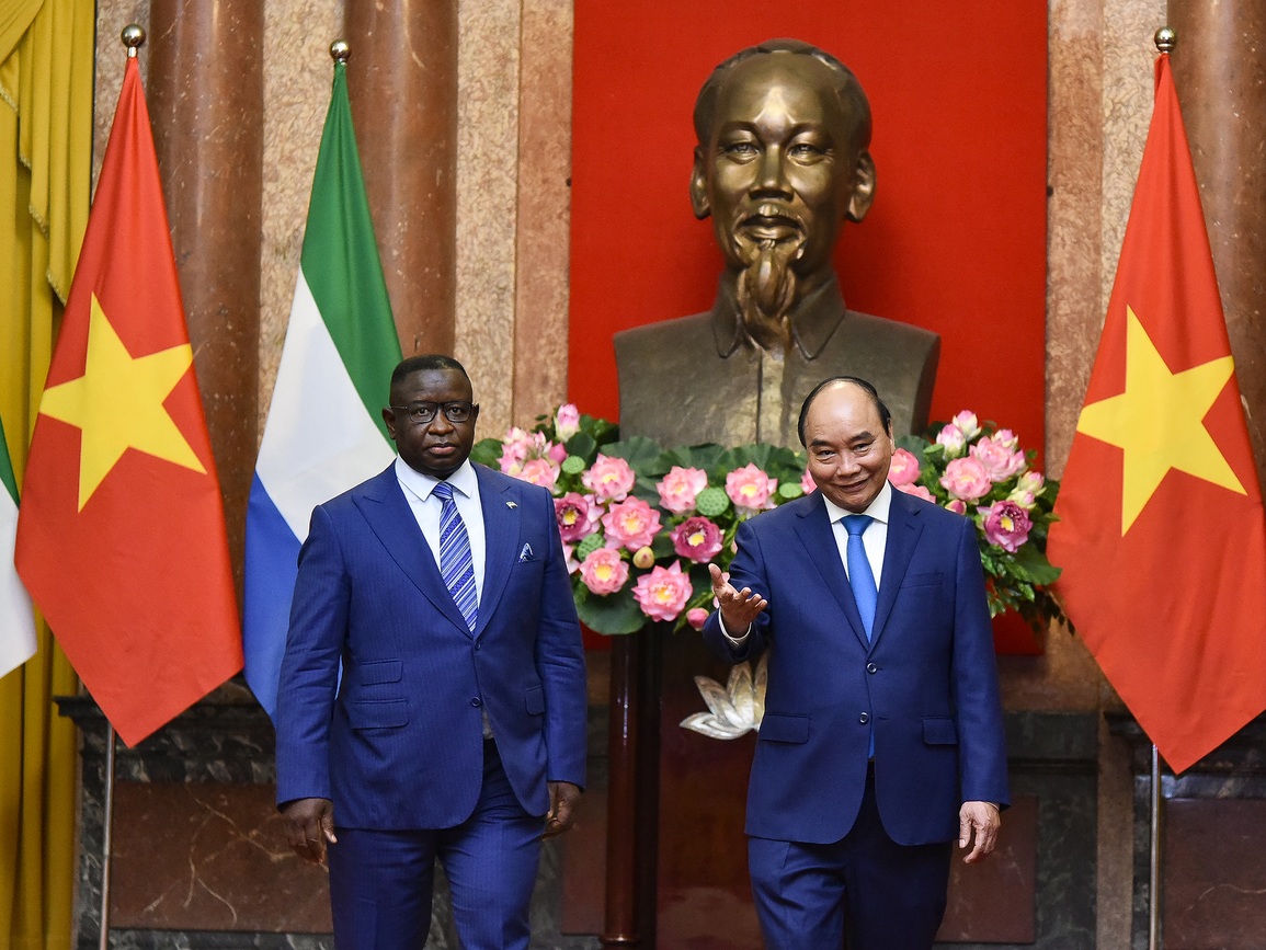 Chủ tịch nước chủ trì lễ đón Tổng thống Sierra Leone lần đầu thăm Việt Nam - 6 Chủ tịch nước chủ trì lễ đón Tổng thống Sierra Leone lần đầu thăm Việt Nam - 6