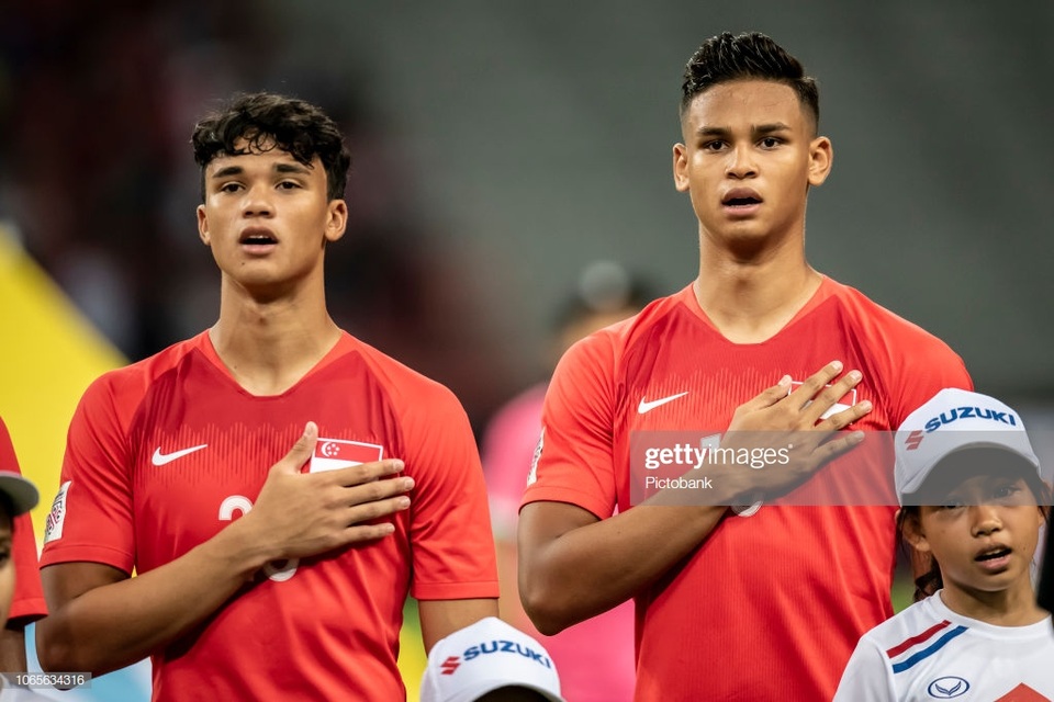 HLV U22 Singapore gây sốc khi triệu tập hai con trai dự SEA Games 30 - 1 HLV U22 Singapore gây sốc khi triệu tập hai con trai dự SEA Games 30 - 1