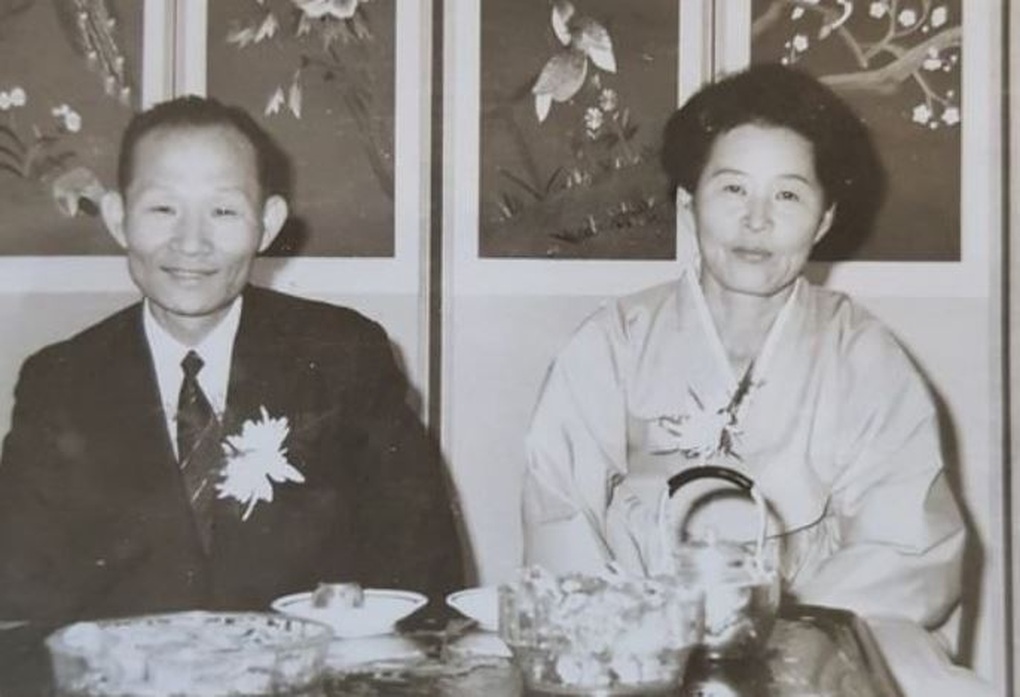 Ông Park Hang Seo kể về người mẹ tần tảo kiếm tiền cho các con ăn học - 2