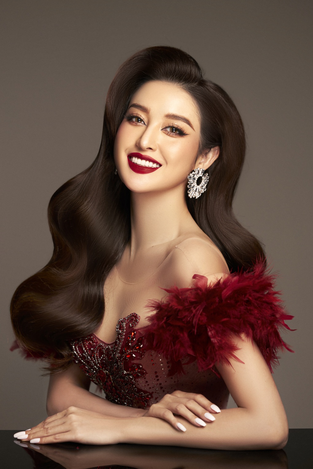 Á hậu Huyền My khoe vẻ đẹp nóng bỏng, chưa có dự định lấy chồng - 2 Á hậu Huyền My khoe vẻ đẹp nóng bỏng, chưa có dự định lấy chồng - 2