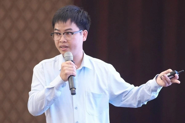 Chuyện chưa kể về tiến sĩ trẻ nhất giành Quả cầu Vàng 2023