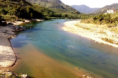 Tắm sông, 2 nữ học sinh bị nước cuốn trôi