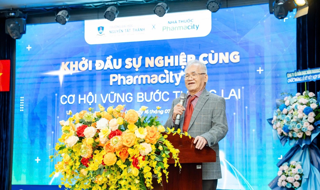ឱសថស្ថានសហការជាមួយសាកលវិទ្យាល័យ Nguyen Tat Thanh បង្កើតឱកាសការងារសម្រាប់និស្សិត - ២ Pharmacity hợp tác Trường Đại học Nguyễn Tất Thành tạo cơ hội nghề nghiệp cho sinh viên - 2