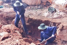 Hơn nửa tháng sang Lào, Đội quy tập Nghệ An tìm thấy 9 hài cốt liệt sỹ