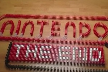 Màn đổ 30.000 quân domino công phu của "nghệ sỹ" 15 tuổi