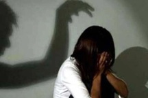 Đang bị điều tra tội dâm ô, cụ ông 70 tuổi dở trò đồi bại với bé gái lớp 5