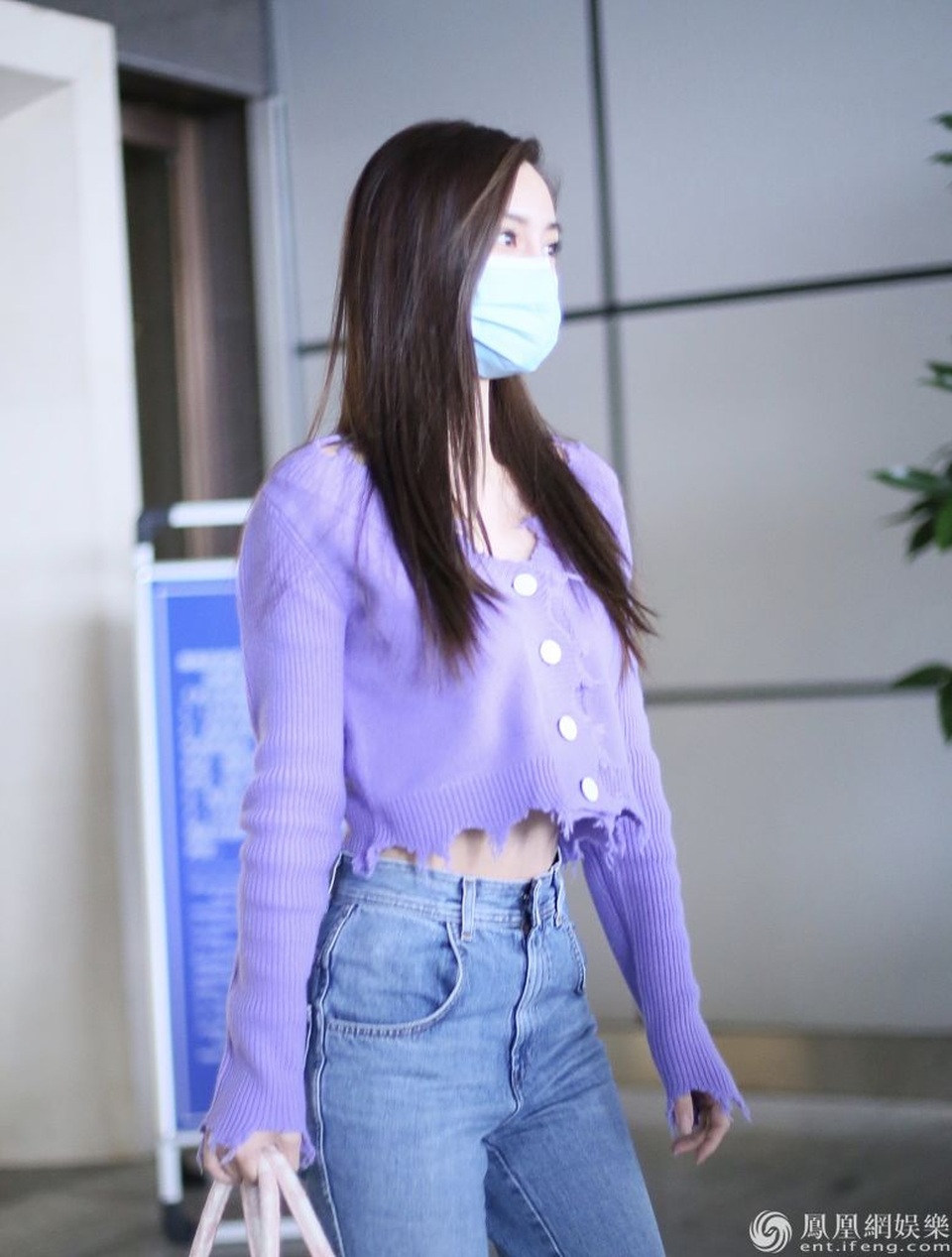Angelababy lộ thân hình gầy gò đáng báo động - 5 Angelababy lộ thân hình gầy gò đáng báo động - 5