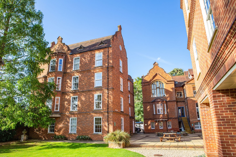 Một trường thuộc Đại học Oxford sẽ mang tên nữ tỷ phú Việt Thao College? - 2 Một trường thuộc Đại học Oxford sẽ mang tên nữ tỷ phú Việt Thao College? - 2