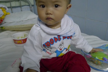 Quỹ Nhân ái hỗ trợ 5 triệu đồng đến bé Cẩm Ly