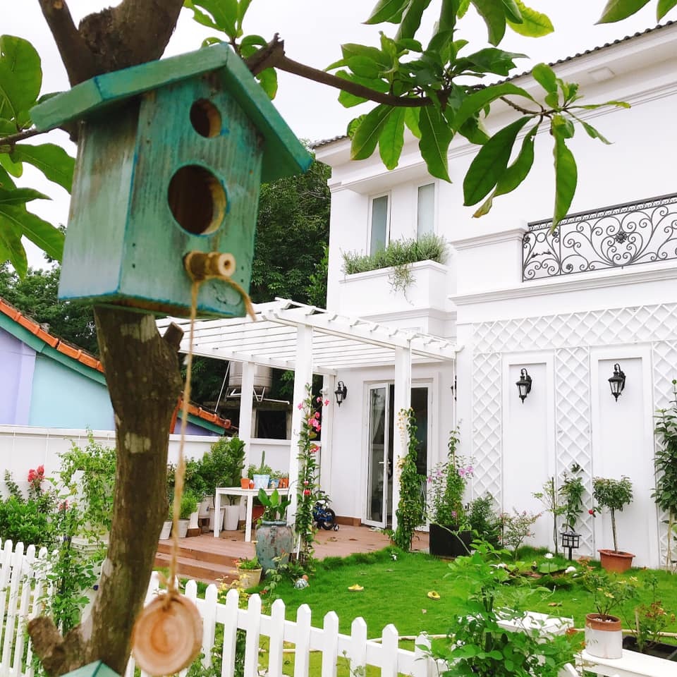 Biệt thự nhà vườn ngập tràn các loại hoa của gia đình ở Bình Dương - 2 Biệt thự nhà vườn ngập tràn các loại hoa của gia đình ở Bình Dương - 2