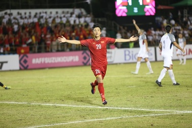 Văn Đức “đặt cửa” đội tuyển Việt Nam vào chung kết AFF Cup 2018