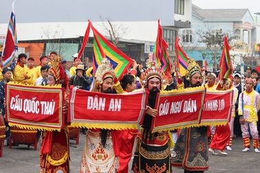 Đà Nẵng tưng bừng lễ hội cầu ngư