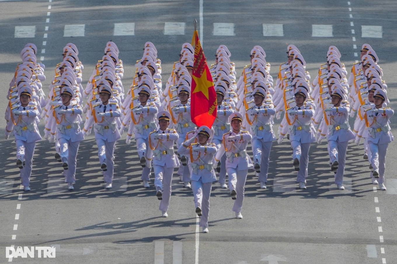 dieubinh_huukhoa_2.jpg dieubinh_huukhoa_2.jpg
