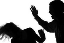 Con trai xách 2 dao chém mẹ ruột