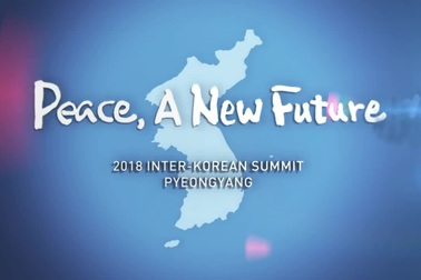 Hai nhà lãnh đạo Hàn - Triều đi chung xe mui trần