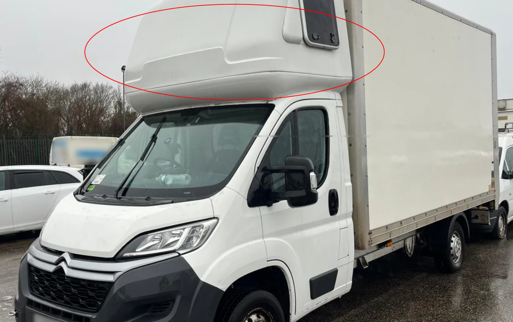 Anh bỏ tù tội phạm nhồi nhét 6 người Việt trên xe tải - 1