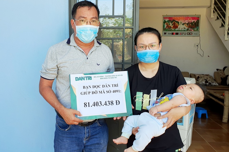 Bạn đọc ủng hộ bé trai 4 tháng tuổi mắc bệnh quái ác hơn 81 triệu đồng - 1