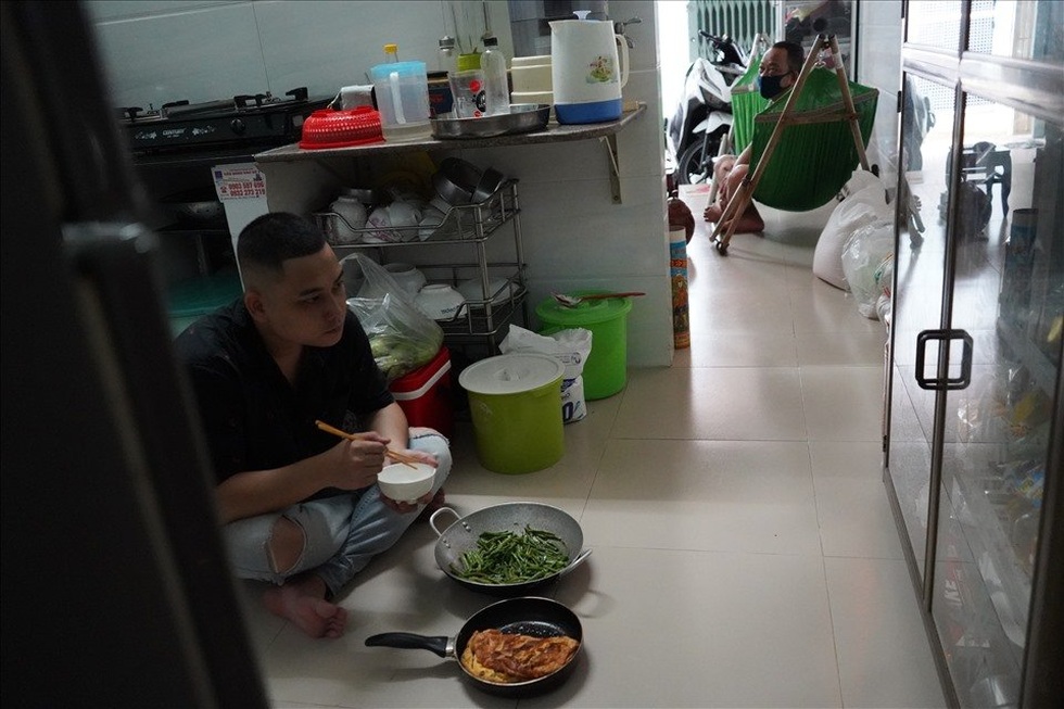 Chuyện buồn thương về những nữ cán bộ khu phố qua đời khi chống Covid-19 - 10 Chuyện buồn thương về những nữ cán bộ khu phố qua đời khi chống Covid-19 - 10