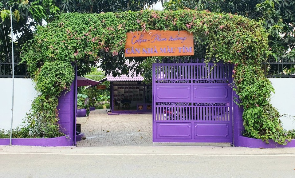 Căn nhà màu tím độc nhất miền Tây - 3 Căn nhà màu tím độc nhất miền Tây - 3