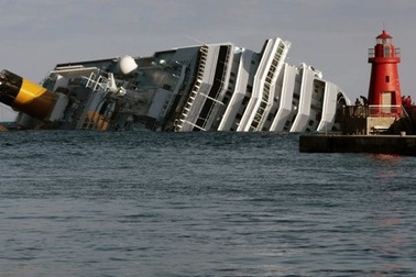 Ý bắt đầu chiến dịch lai dắt siêu tàu du lịch Costa Concordia 