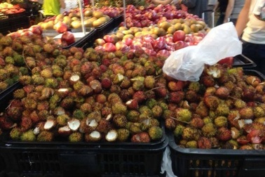 Hình ảnh khó tin của một số người Việt tại siêu thị