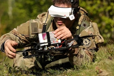 Quan chức Mỹ thừa nhận Washington chậm chân trong cuộc đua UAV