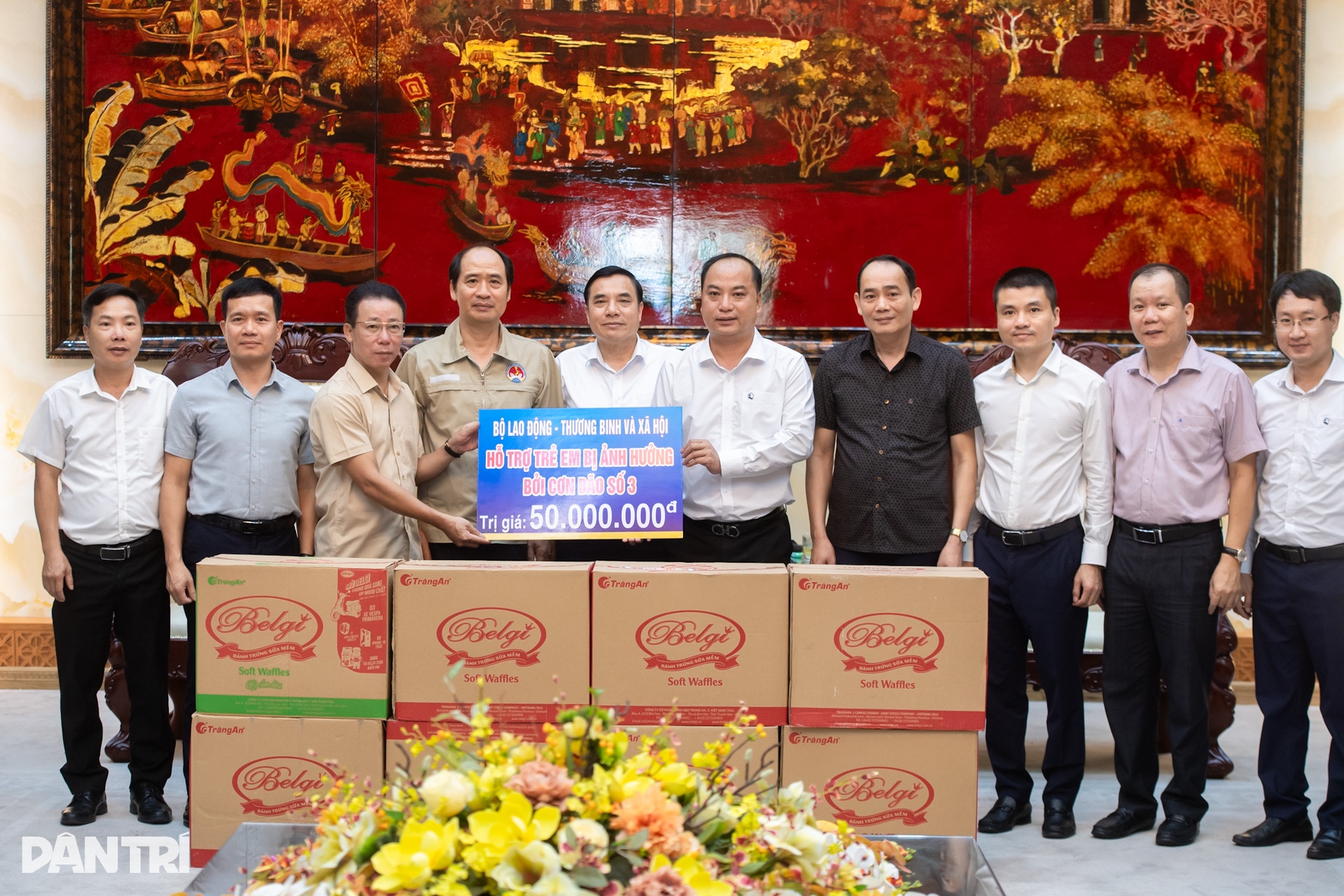 Ngoài chăm lo vật chất, phải đảm bảo mọi trẻ khuyết tật được đến trường - 8 Ngoài chăm lo vật chất, phải đảm bảo mọi trẻ khuyết tật được đến trường - 8