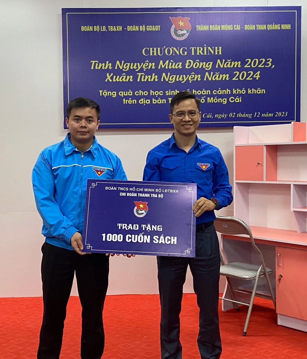 Tuổi trẻ Bộ LĐ-TBXH tập huấn về bình đẳng giới, tặng quà cho trẻ em nghèo - 4