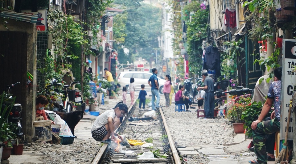 Hà Nội: Phố phường nghi ngút khói ngày Rằm tháng Giêng - 5 Hà Nội: Phố phường nghi ngút khói ngày Rằm tháng Giêng - 5