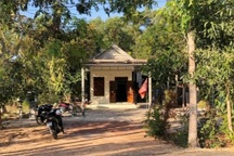 Chồng dùng dao đâm vợ rồi thắt cổ tự tử