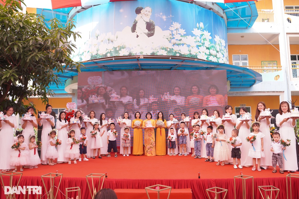 Biểu cảm đáng yêu của các bé mầm non ngày khai trường - 6 Biểu cảm đáng yêu của các bé mầm non ngày khai trường - 6