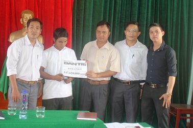 Trao hơn 147 triệu đến chị Ksor H'Nhot