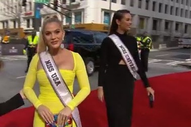 Catriona Gray đọ dáng Hoa hậu Mỹ