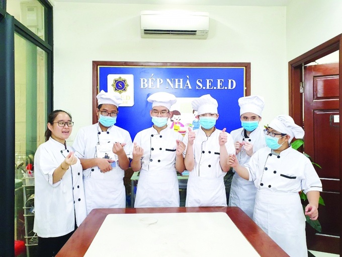 Các em yêu thích được học nấu nướng, làm bánh để có thu nhập nuôi sống bản thân.