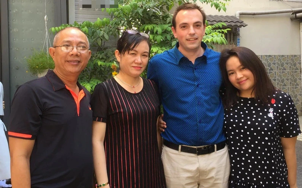 Trung Dân: Bị dè bỉu vì đi xe cà tàng, U60 viên mãn bên vợ được chỉ định - 10 Trung Dân: Bị dè bỉu vì đi xe cà tàng, U60 viên mãn bên vợ được chỉ định - 10
