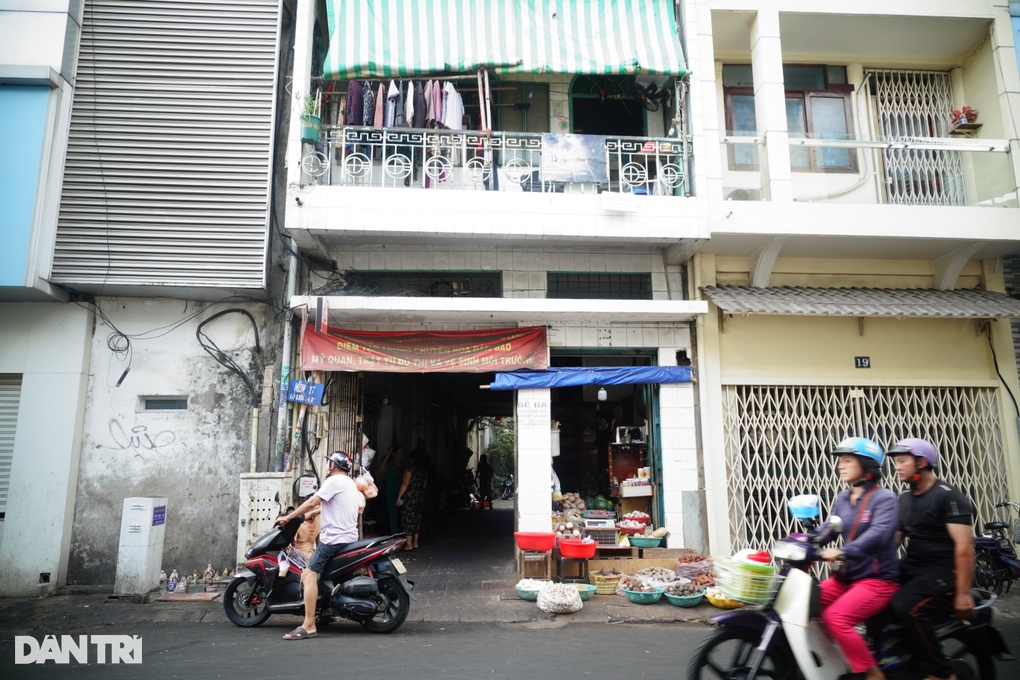 Những phận người khốn khổ ở xóm nghèo tập thể tại TPHCM - 5 Những phận người khốn khổ ở xóm nghèo tập thể tại TPHCM - 5