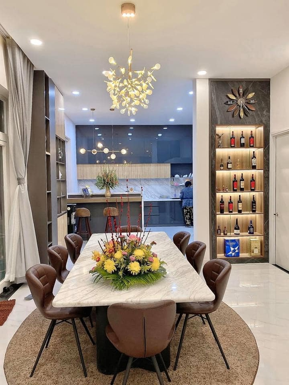 Chàng trai Bình Thuận chi gần 7 tỷ đồng để xây biệt thự tặng cha mẹ - 2 Chàng trai Bình Thuận chi gần 7 tỷ đồng để xây biệt thự tặng cha mẹ - 2