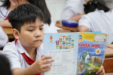 “3 môn khoa học tự nhiên gói gọn trong 1 cuốn sách rất bất cập”