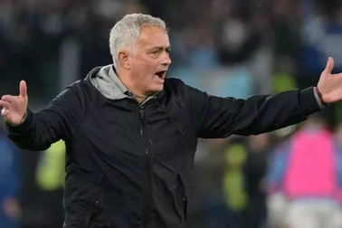 Lộ bến đỗ mới vô cùng bất ngờ của HLV Mourinho