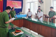 Một giám đốc trung tâm đăng kiểm bị khởi tố 2 tội danh