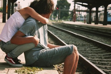 “Chăm” quá mức, tình... héo rũ