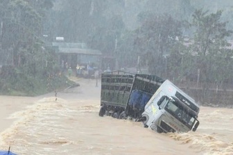 Vụ tài xế và ô tô tải bị lũ cuốn: Tìm thấy thi thể nạn nhân