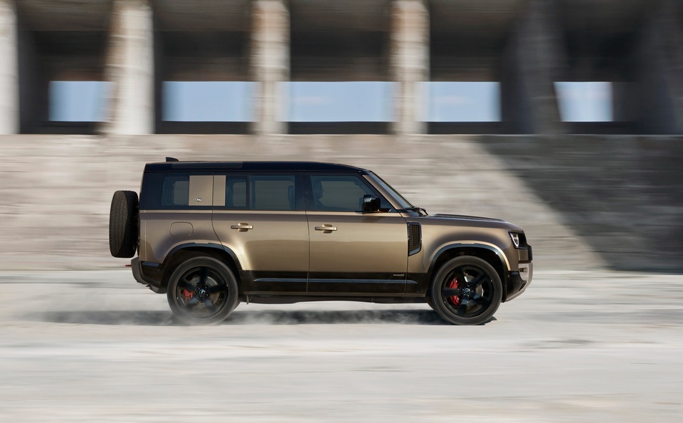 Khám phá trang bị an toàn trên mẫu Defender 110 vừa đạt 5 sao Euro NCAP - 1 Khám phá trang bị an toàn trên mẫu Defender 110 vừa đạt 5 sao Euro NCAP - 1