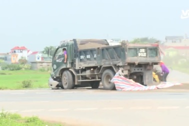 Hy hữu vụ tai nạn giao thông xảy ra khi đang quay phóng sự về giao thông