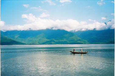 Điều gì khiến cho nhiều người trẻ vẫn lựa chọn máy ảnh phim?